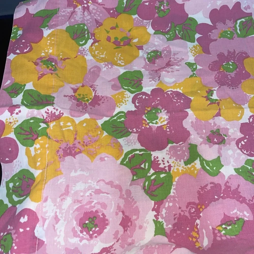 Vintage Pillowcase, Wabasso 1970's Mod Flower Power